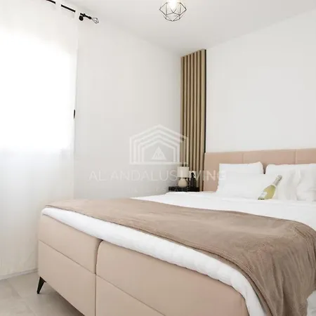 Panoramic Sea Views And Direct Access To The From The Community In Torrenueva *