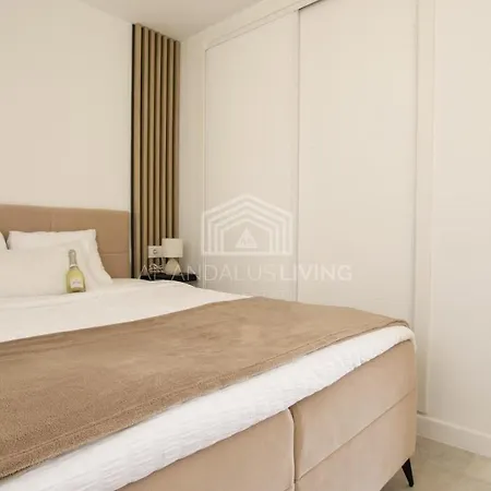 Panoramic Sea Views And Direct Access To The From The Community In Torrenueva